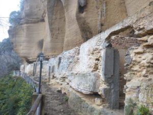 Borgo di Rometta e Grotte Saracene