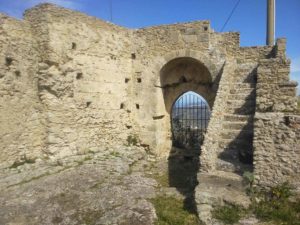 Borgo di Rometta e Grotte Saracene